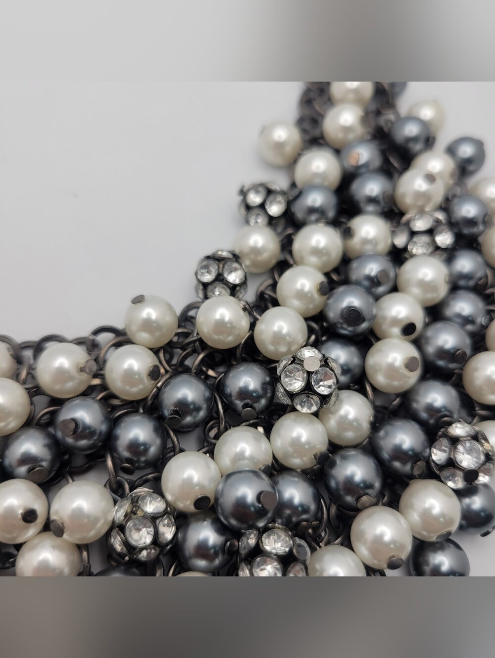 Elegant Two-Tone Pearl Statement Necklace - White & Gunmetal - Picture 4 of 7